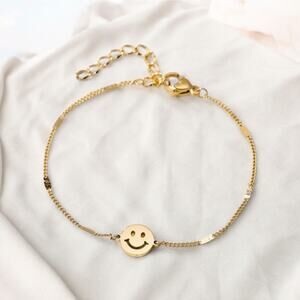 NEW 18K yellow gold plated smile smiley face bracelet jewelry B20A